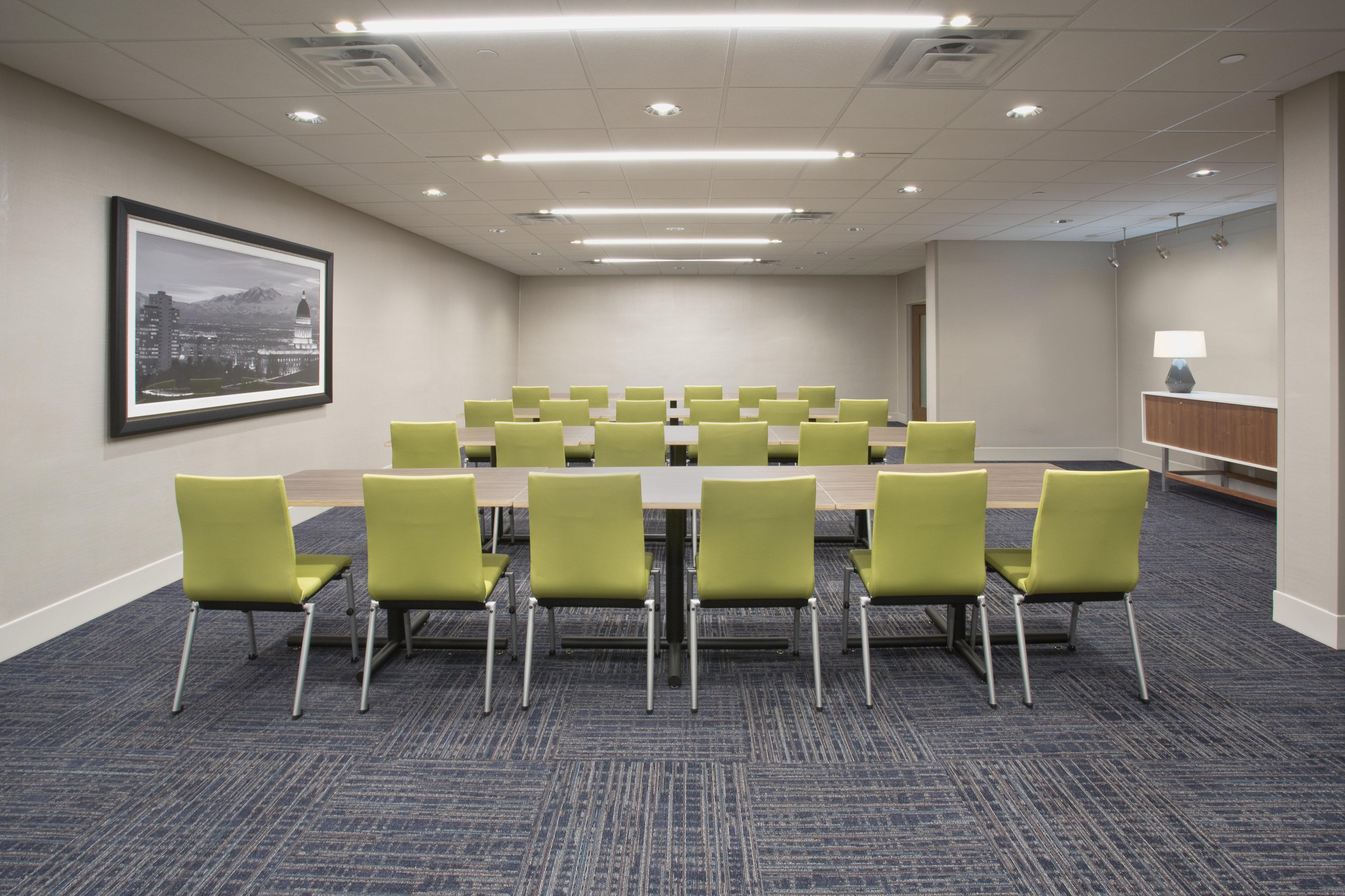 Holiday Inn Express & Suites - Redding By Ihg Esterno foto